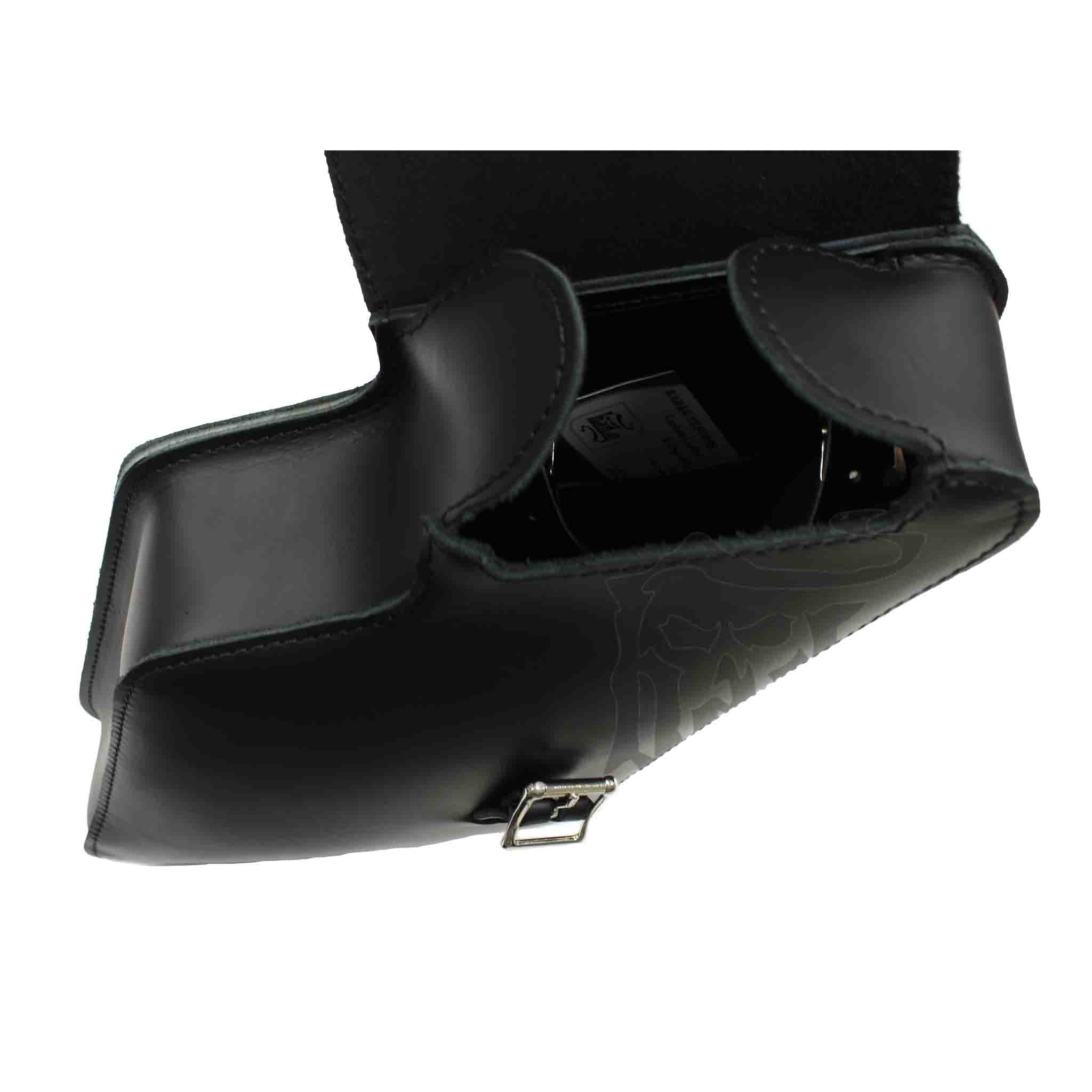 Upgrade your Harley-Davidson® Sportster with the SR05 Right Side Solo Bag. Hand crafted in USA with premium leather and top quality hardware. Durable and stylish, it's the perfect fit for your motorcycle.