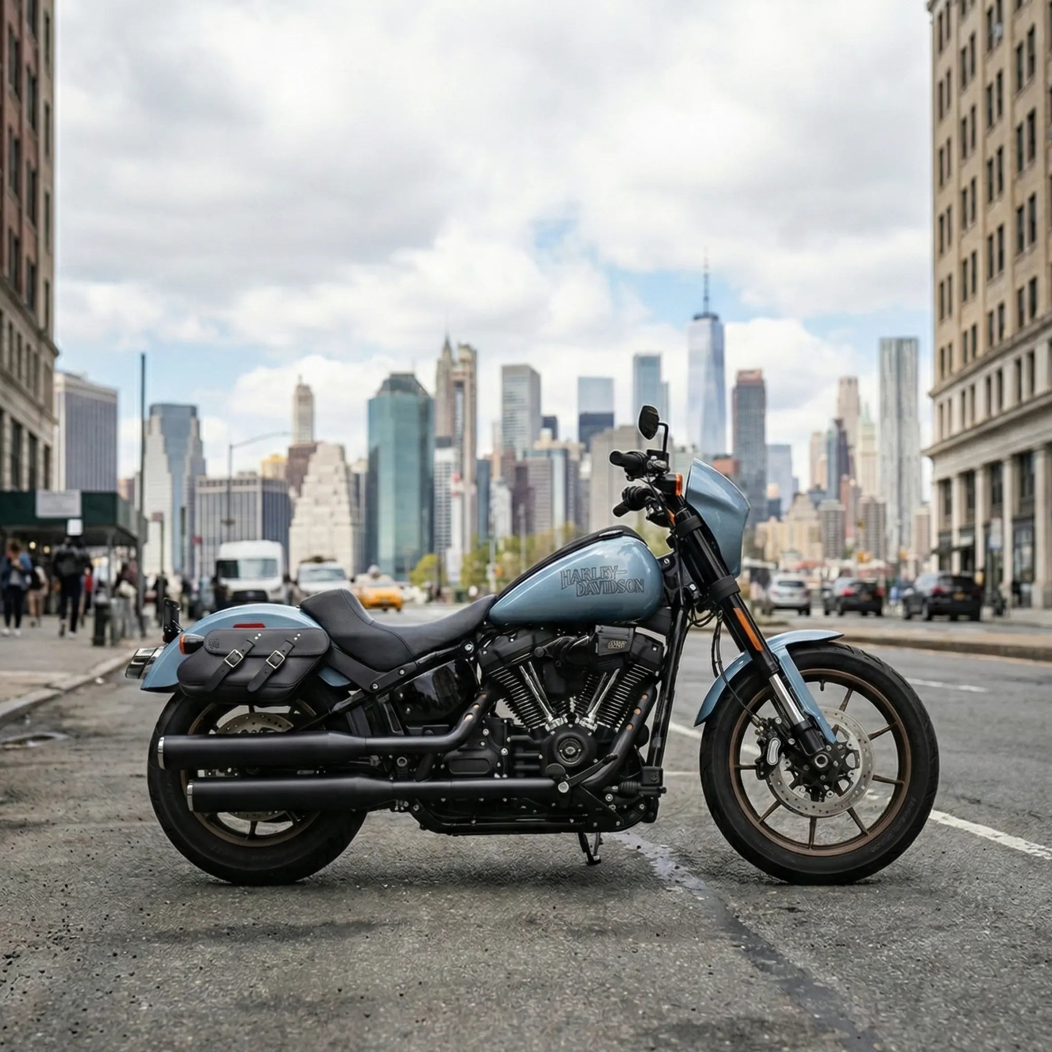 H-D® Softail Right Side Solo Bag - SHR05