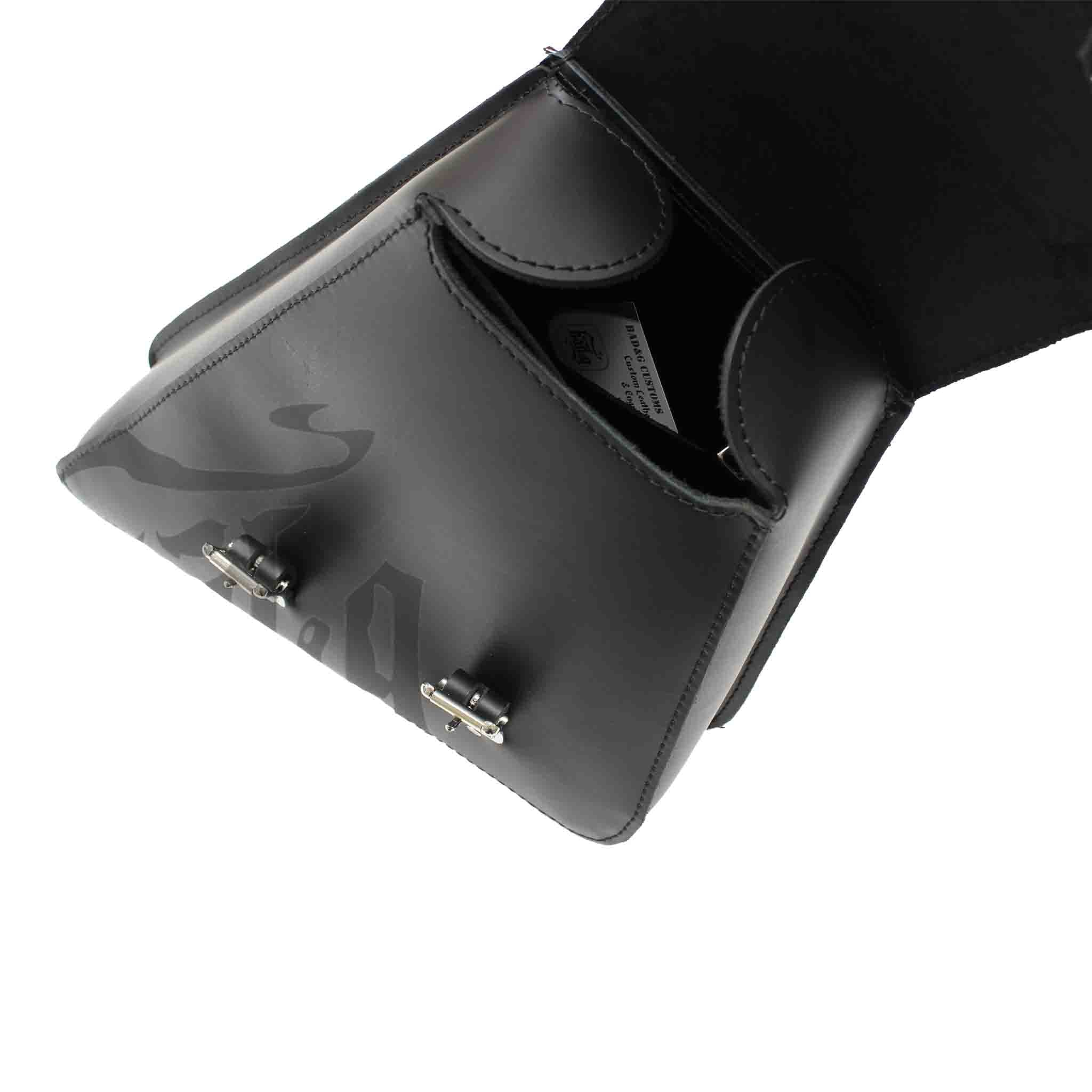 Upgrade your Harley-Davidson® FXR with the FXRR01 Right Side Solo Bag. Hand crafted in USA with premium leather and top quality hardware. Durable and stylish, it's the perfect fit for your motorcycle.